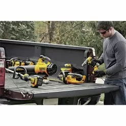 Dewalt DCHT820P1 20V MAX Brushed Lithium-Ion 22 In. Cordless Hedge Trimmer Kit (5 Ah) -Dewalt Shop dewndcht820p1 g