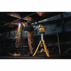Dewalt DCL079B 20V MAX Cordless Tripod Light (Tool Only) -Dewalt Shop dewndcl079b d