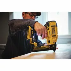Dewalt DCN681D1 20V MAX Cordless Lithium-Ion 18 Gauge Narrow Crown Stapler Kit 32 Dewalt DCN681D1 20V MAX Cordless Lithium-Ion 18 Gauge Narrow Crown Stapler Kit -Dewalt Shop dewndcn681d1 m