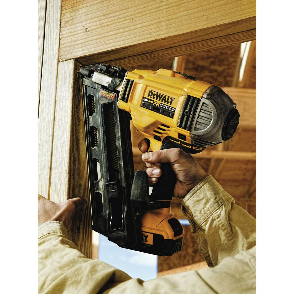 Dewalt DCN692M1 20V MAX XR Brushless Lithium-Ion 30 Degree Cordless Paper Collated Framing Nailer Kit (4 Ah) 17 Dewalt DCN692M1 20V MAX XR Brushless Lithium-Ion 30 Degree Cordless Paper Collated Framing Nailer Kit (4 Ah) - Image 17