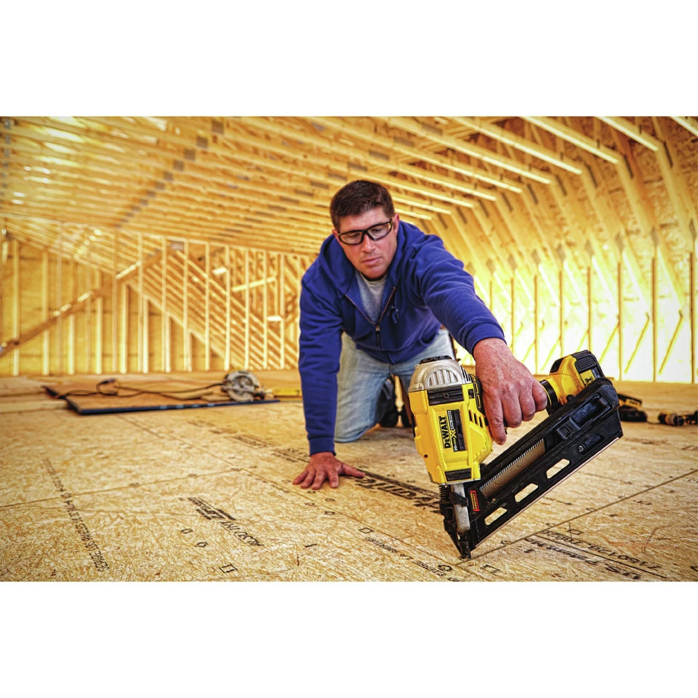 Dewalt DCN692M1 20V MAX XR Brushless Lithium-Ion 30 Degree Cordless Paper Collated Framing Nailer Kit (4 Ah) 25 Dewalt DCN692M1 20V MAX XR Brushless Lithium-Ion 30 Degree Cordless Paper Collated Framing Nailer Kit (4 Ah) - Image 25