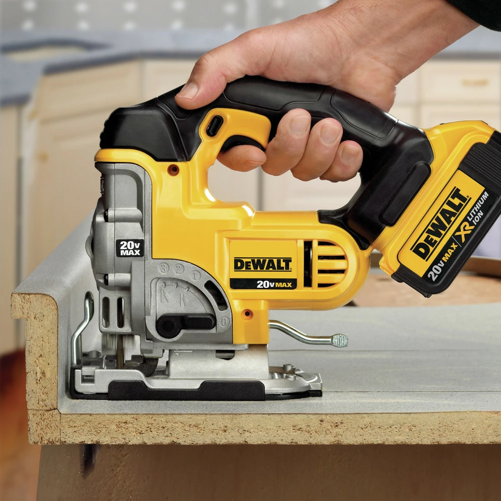 Dewalt DCS331M1 20V MAX Lithium-Ion 3000 SPM Cordless Jigsaw Kit (3 Ah) 4 Dewalt DCS331M1 20V MAX Lithium-Ion 3000 SPM Cordless Jigsaw Kit (3 Ah) - Image 4