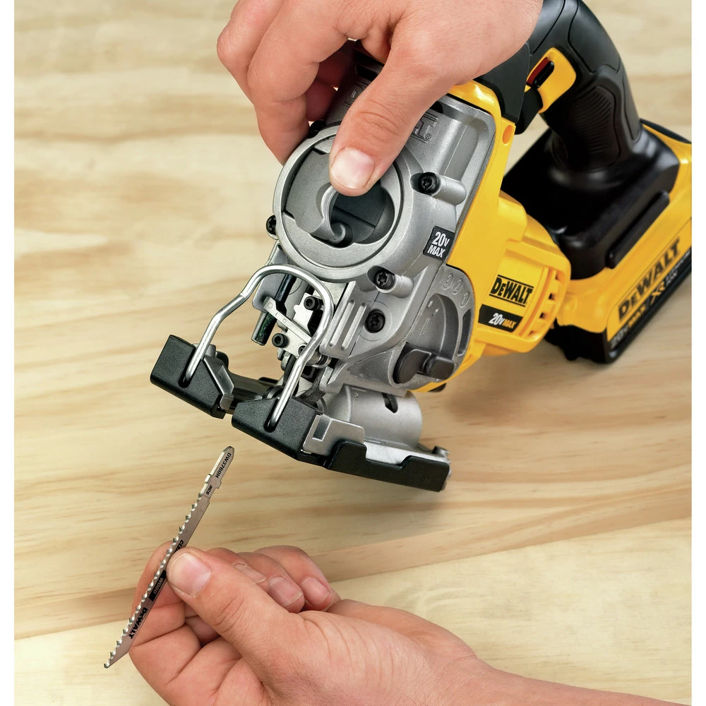 Dewalt DCS331M1 20V MAX Lithium-Ion 3000 SPM Cordless Jigsaw Kit (3 Ah) 7 Dewalt DCS331M1 20V MAX Lithium-Ion 3000 SPM Cordless Jigsaw Kit (3 Ah) - Image 7