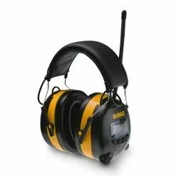 Dewalt DPG15 AM/FM Digital Tune Ear Muff With AUX Connection 4 Dewalt DPG15 AM/FM Digital Tune Ear Muff With AUX Connection -Dewalt Shop dewndpg15 a