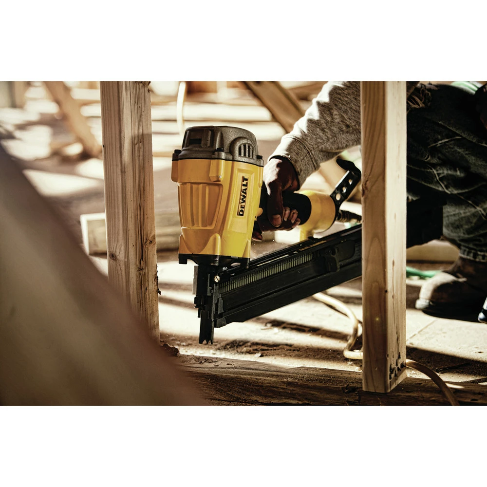 Dewalt DWF83WW 28-Degree 3-1/4 In. Wire Weld Framing Nailer 5 Dewalt DWF83WW 28-Degree 3-1/4 In. Wire Weld Framing Nailer - Image 5